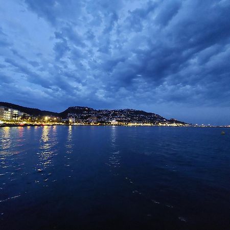 Apartamento En El Mar Ρόζες Εξωτερικό φωτογραφία